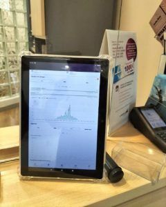 pantalla tablet energía solar
